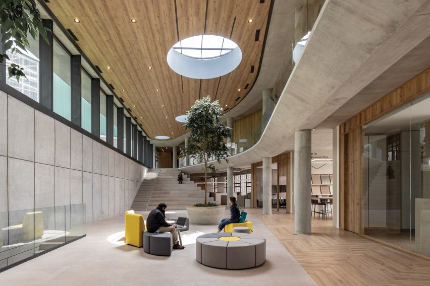 Diez + Muller Arquitectos completes office block attached to factory