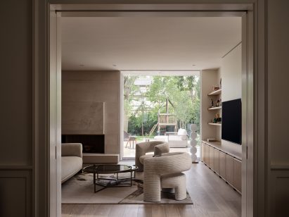 Neutral interior design in cottage renovated by Drew Mandel Architects