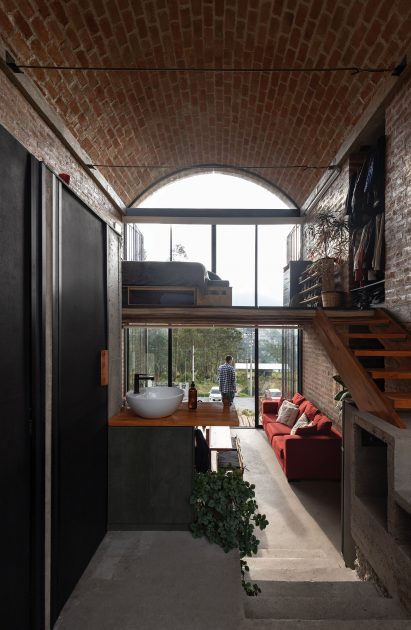 Vaulted brick roof within Horno de Pano house in Ecuador by ERDC Arquitectos