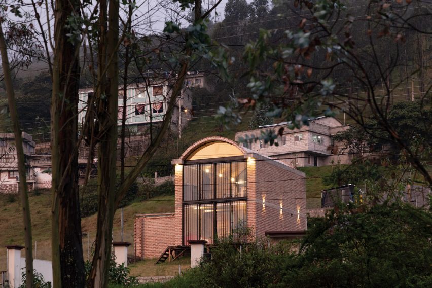 Ecuadorian house by ERDC Arquitectos
