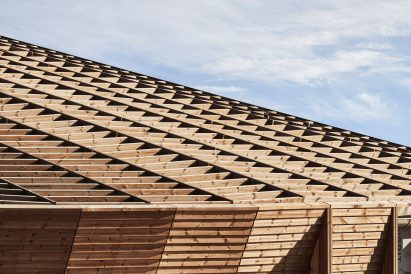 Detail photo of wooden cladding 