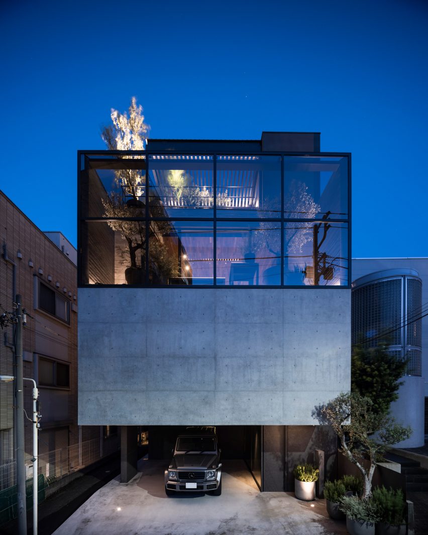 Exterior of Espirit House in Tokyo by Apollo Architects & Associates