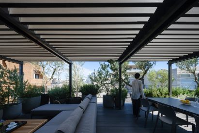 Roof terrace of Espirit House by Apollo Architects & Associates
