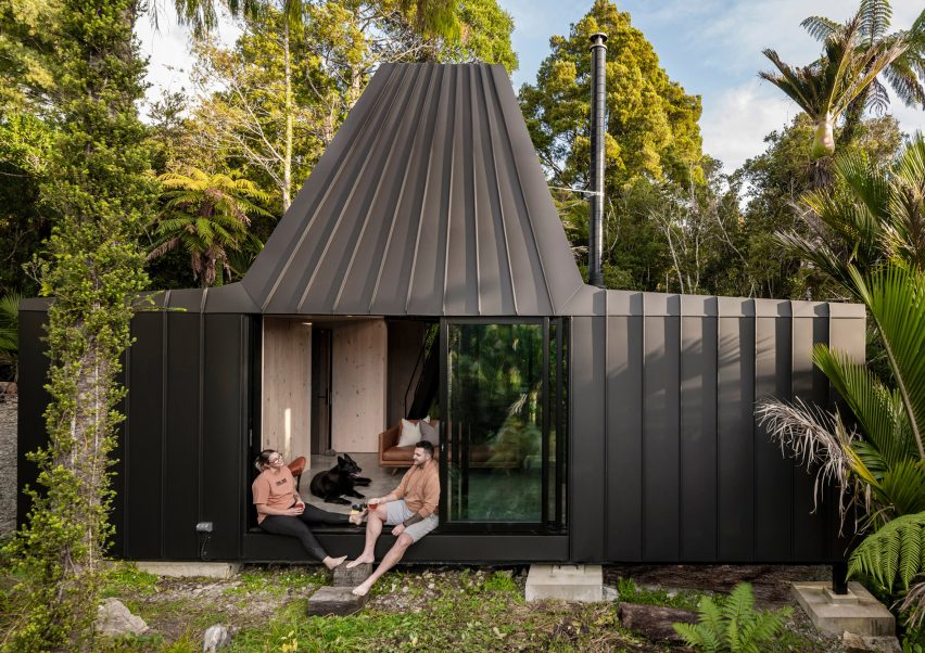 Exterior of the Biv Punakaiki cabin by Fabric Architecture