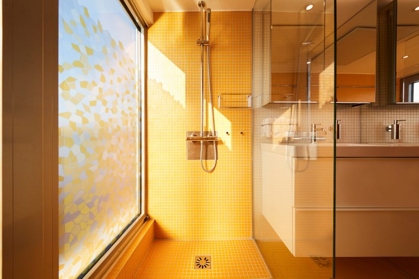 Interior of Fàng Sōng houseboat in Berlin by Crossboundaries