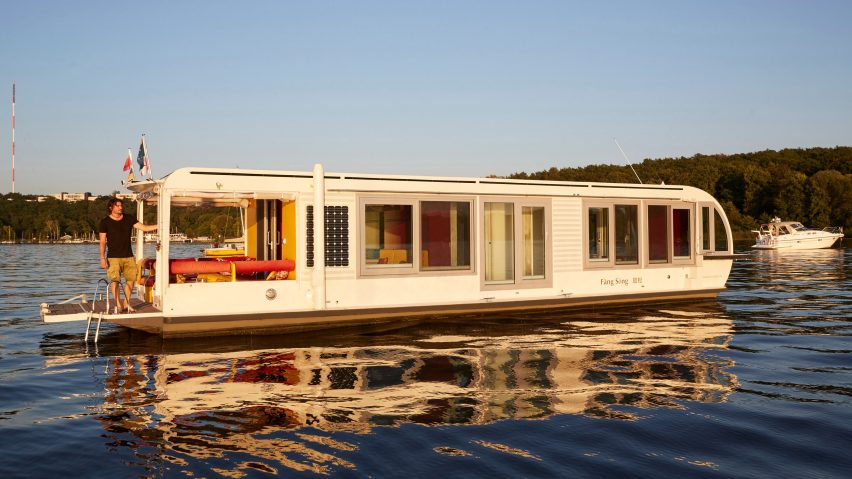 Exterior of Fàng Sōng houseboat in Berlin by Crossboundaries