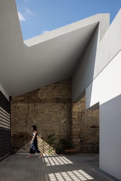 Sheltered outdoor space at Portuguese house