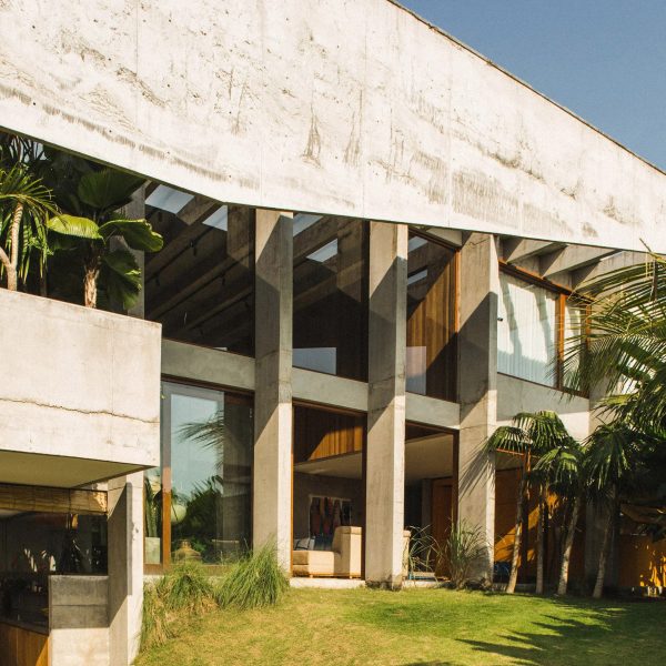Watch our online lecture series on spectacular houses around the world