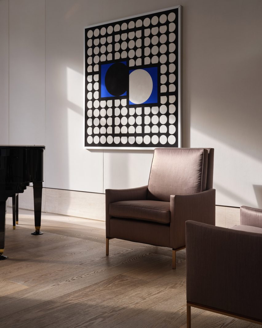 gallery residence by Burdiflek