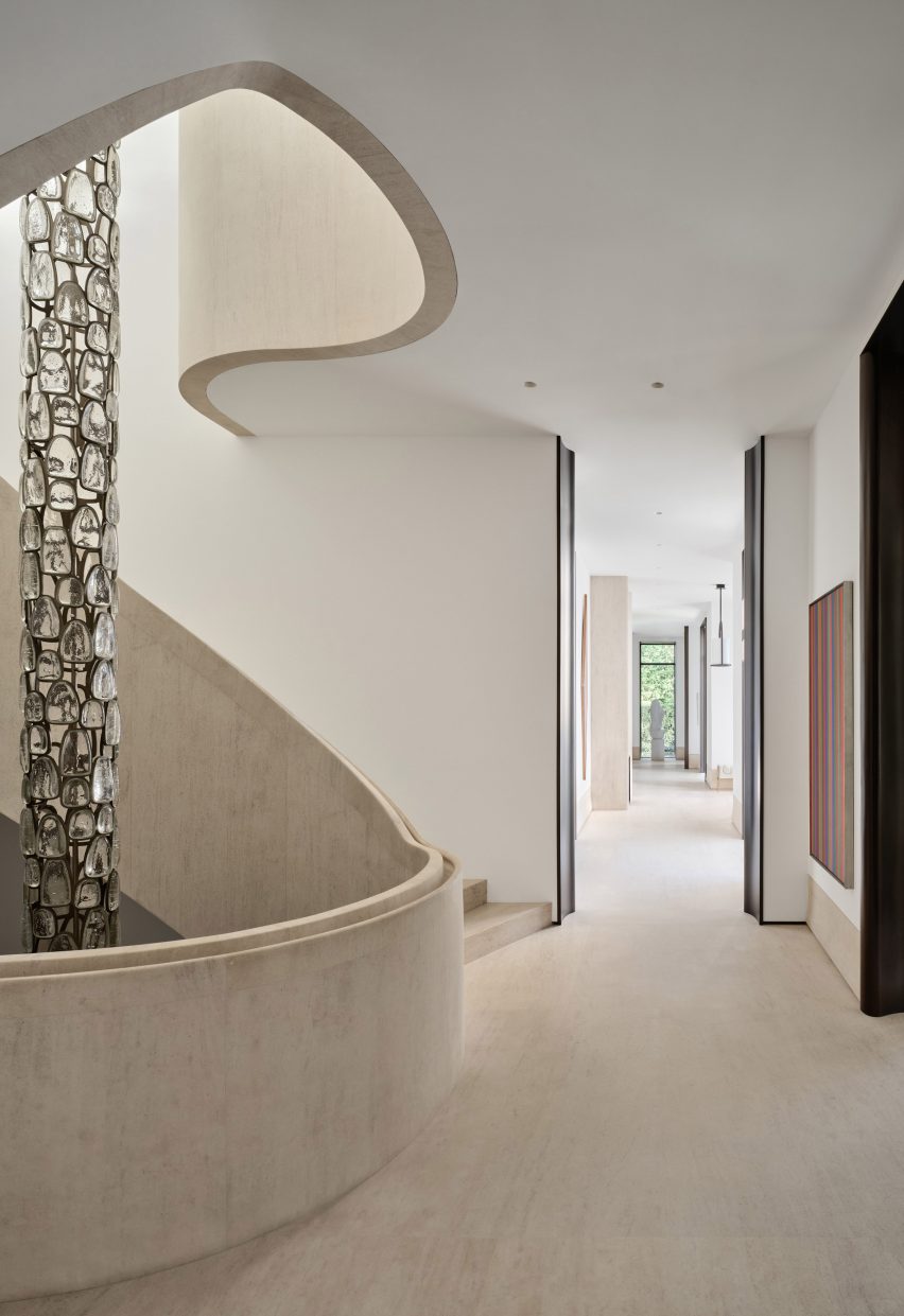 gallery residence by Burdiflek