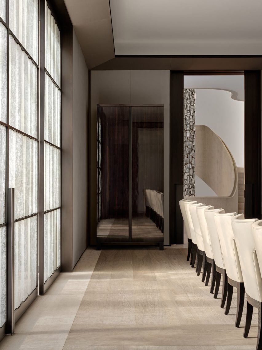 gallery residence by Burdiflek