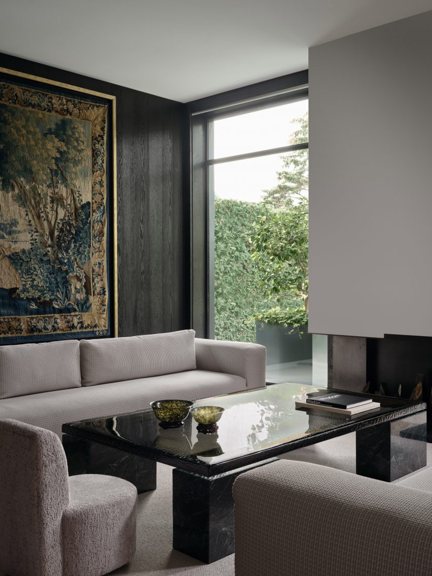 gallery residence by Burdiflek