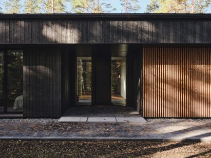 Facade of rectilinear house by Hanna Karits