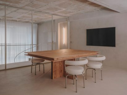 The interior of an office by Isern Serra