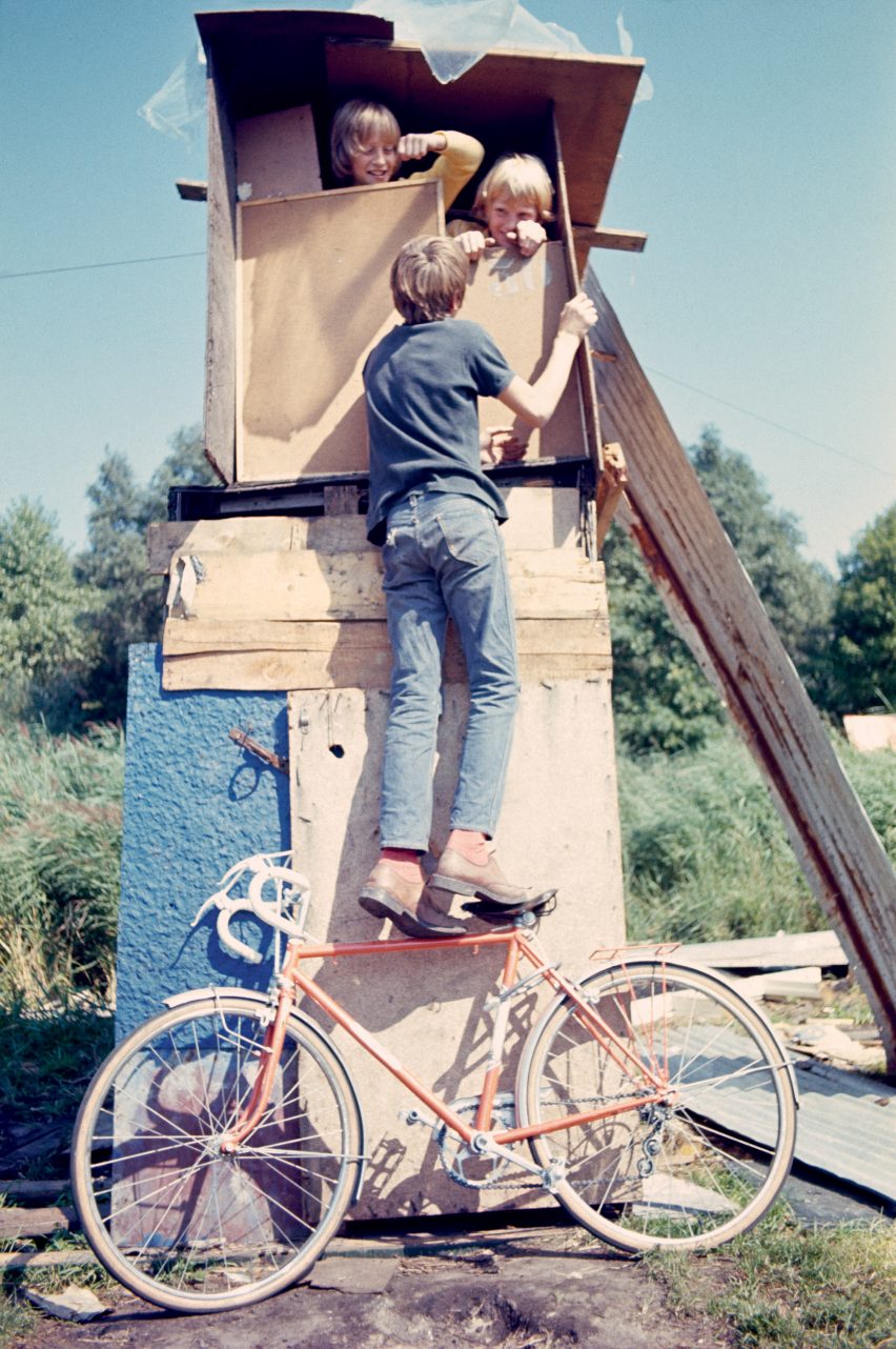 Children in Jongensland, photographed by Ursula Schulz-Dornburg