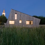 Photo of Straw Flea House by Juri Troy