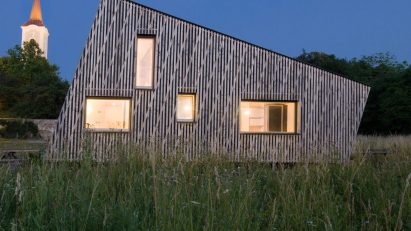 Photo of Straw Flea House by Juri Troy