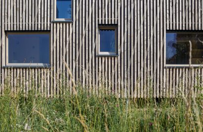 Photo of the facade at Straw Flea house