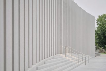 Precast concrete columns on gallery extension in Canada