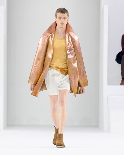 Photo of a model at the Loewe show