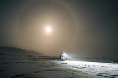 Lunark moon lander by SAGA Space Architects