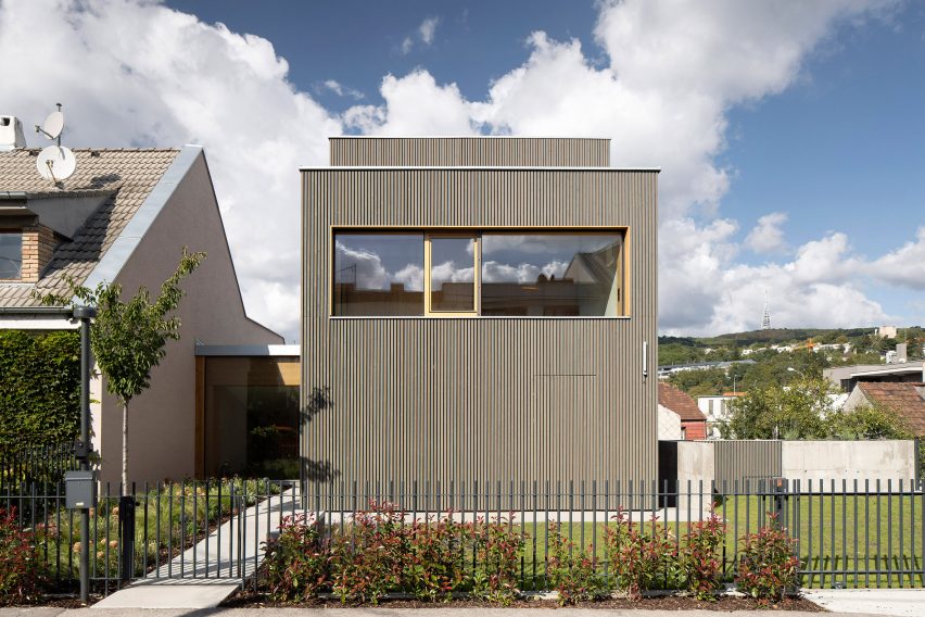 Exterior of Na Rade House by NOIZ architekti