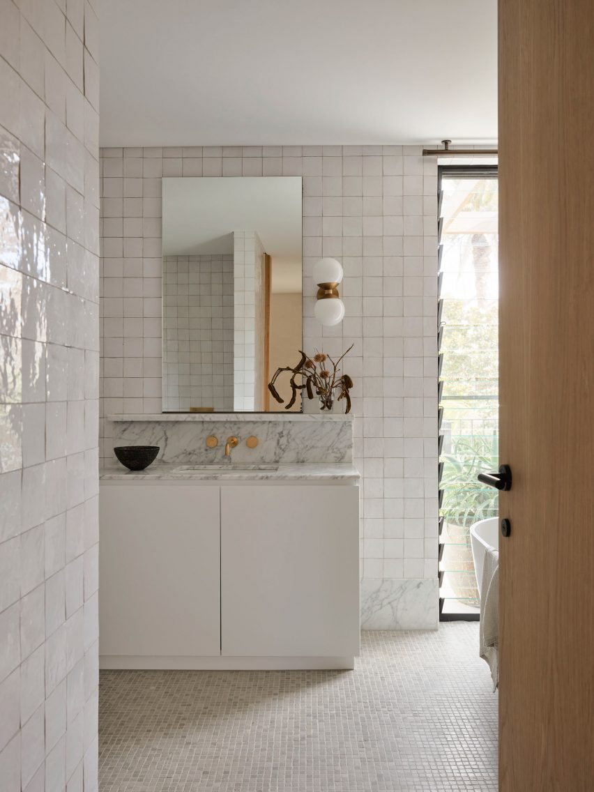 Bathroom interior of Pacific House designed by Alexander & Co