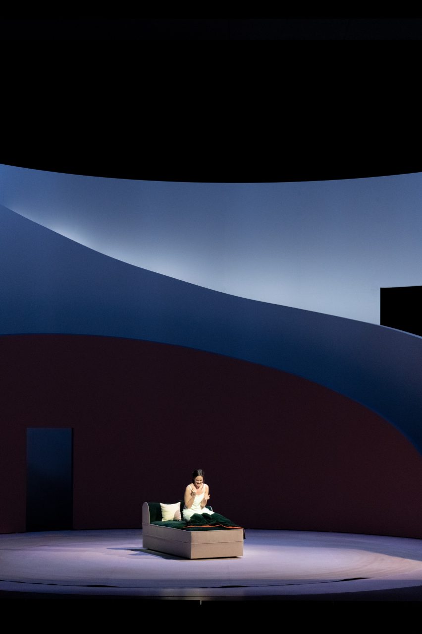 Pierre Yovanovitch set design for Rigoletto at Theatre Basel