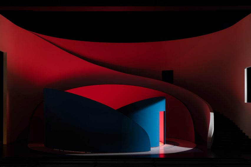 Pierre Yovanovitch set design for Rigoletto at Theatre Basel