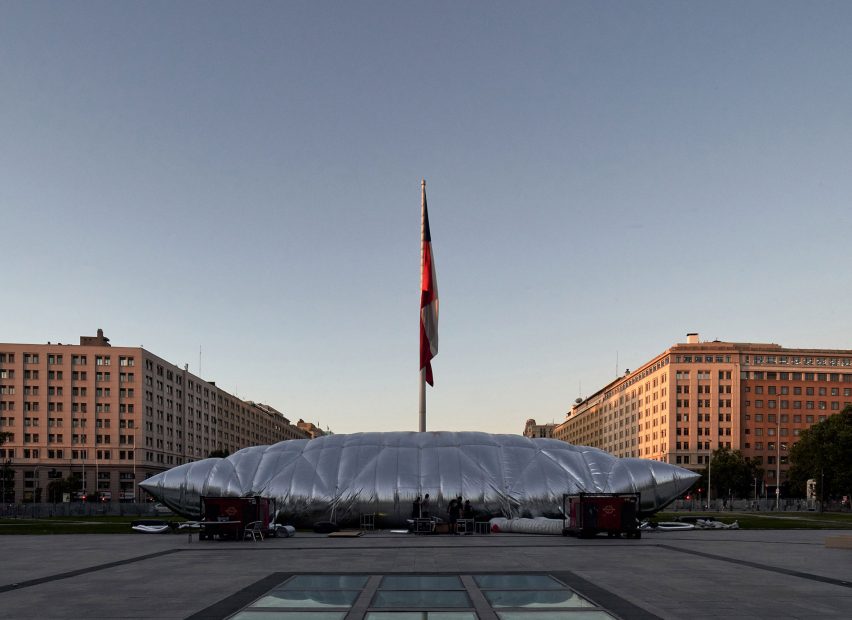 Inflatable stage for Chile Biennial
