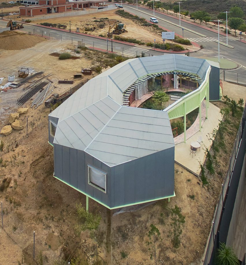 Drone view of Rambla Climate-House by Andrés Jaque, Office for Political Innovation and Miguel Mesa del Castillo