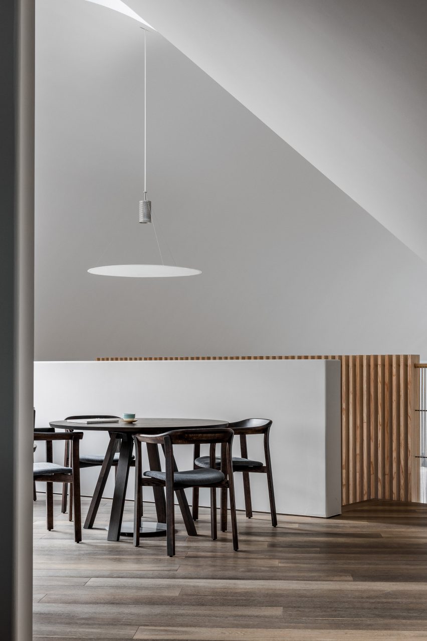 Saga Hirakawaya tofu restaurant by Keiji Ashizawa