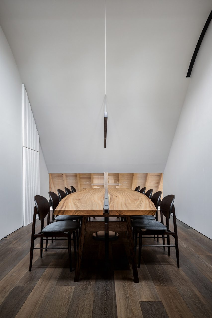 Saga Hirakawaya tofu restaurant by Keiji Ashizawa