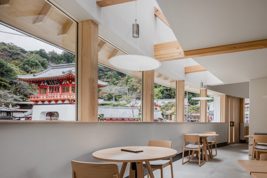 Saga Hirakawaya tofu restaurant by Keiji Ashizawa
