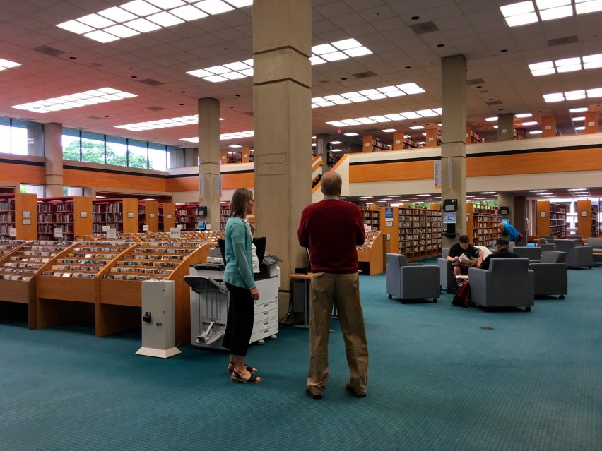Photo showing the library before the renovation