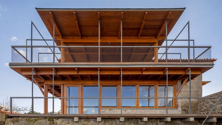 Extension at São Cosme House by Carlos Castanheira