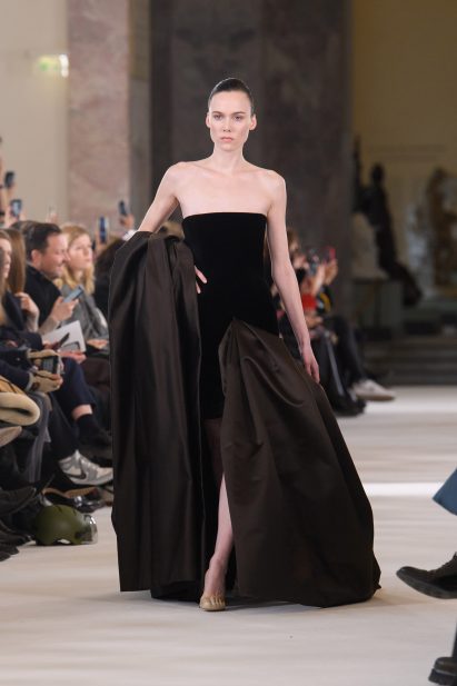 Photo of Kiki Willems at the Schiaparelli couture show