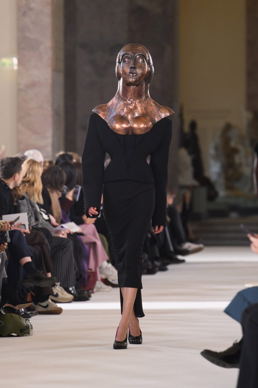 Schiaparelli couture show