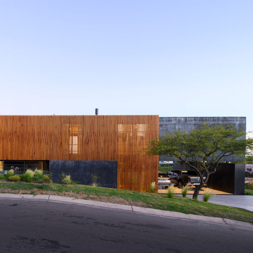 Exterior of the Black House by AR Arquitectos