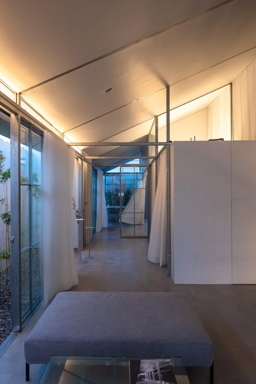Hallway space in a mono-pitched steel-structure home