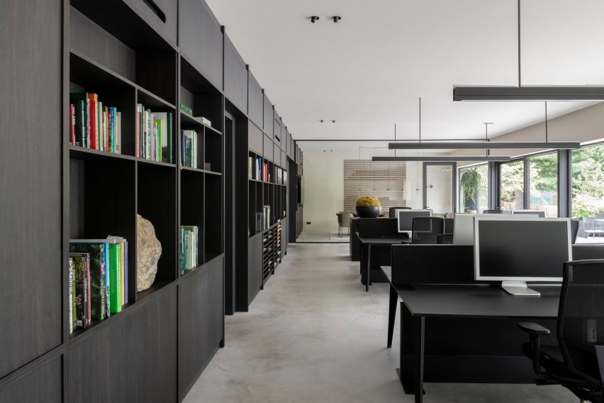 Black Barn by Studio Space and Studio Redd