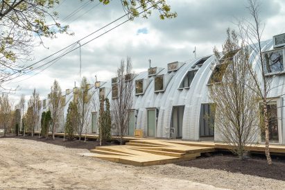 Curving prefabricated apartment block in Detroit
