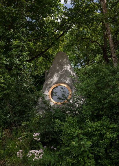 Concrete exterior of Thérèse cabin in France by Bureau