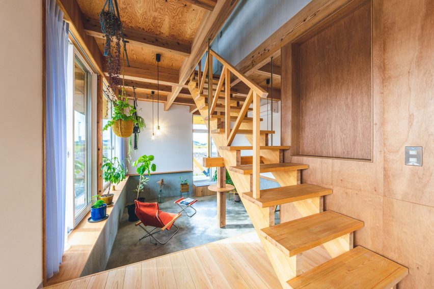 Interior of U-House near Biwa-ko by Ushijima Architects