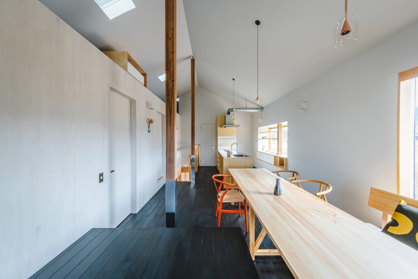 Interior of U-House near Biwa-ko by Ushijima Architects