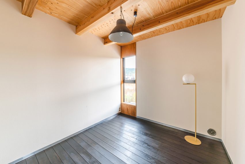 Interior of U-House near Biwa-ko by Ushijima Architects