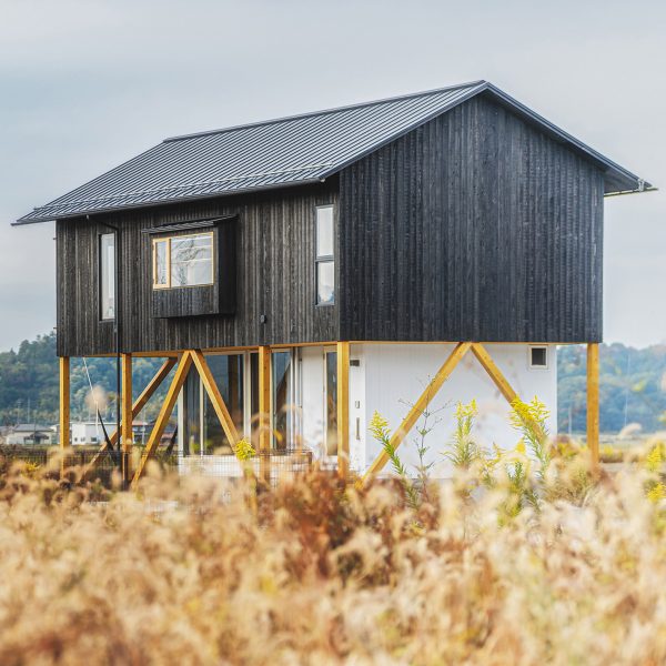Exterior of U-House near Biwa-ko by Ushijima Architects