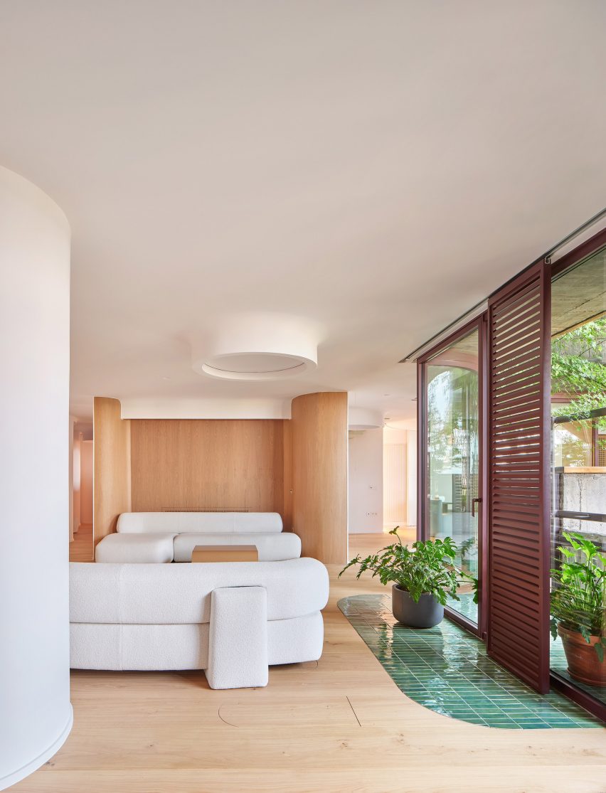 Unit 1040 apartment renovation by Studio Noju within Torres Blancas in Madrid