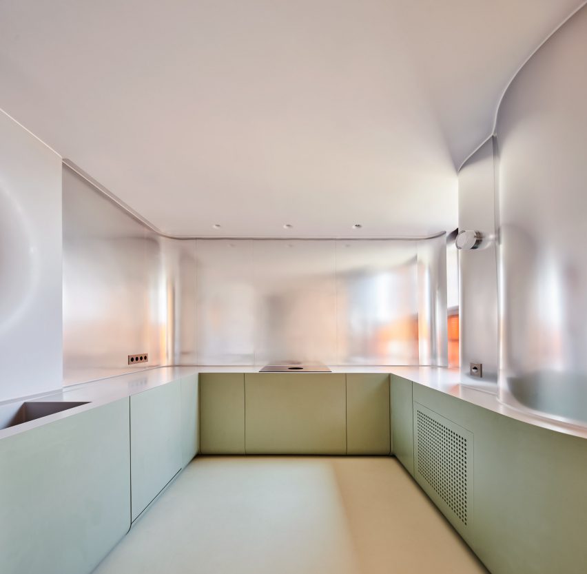 Unit 1040 apartment renovation by Studio Noju within Torres Blancas in Madrid