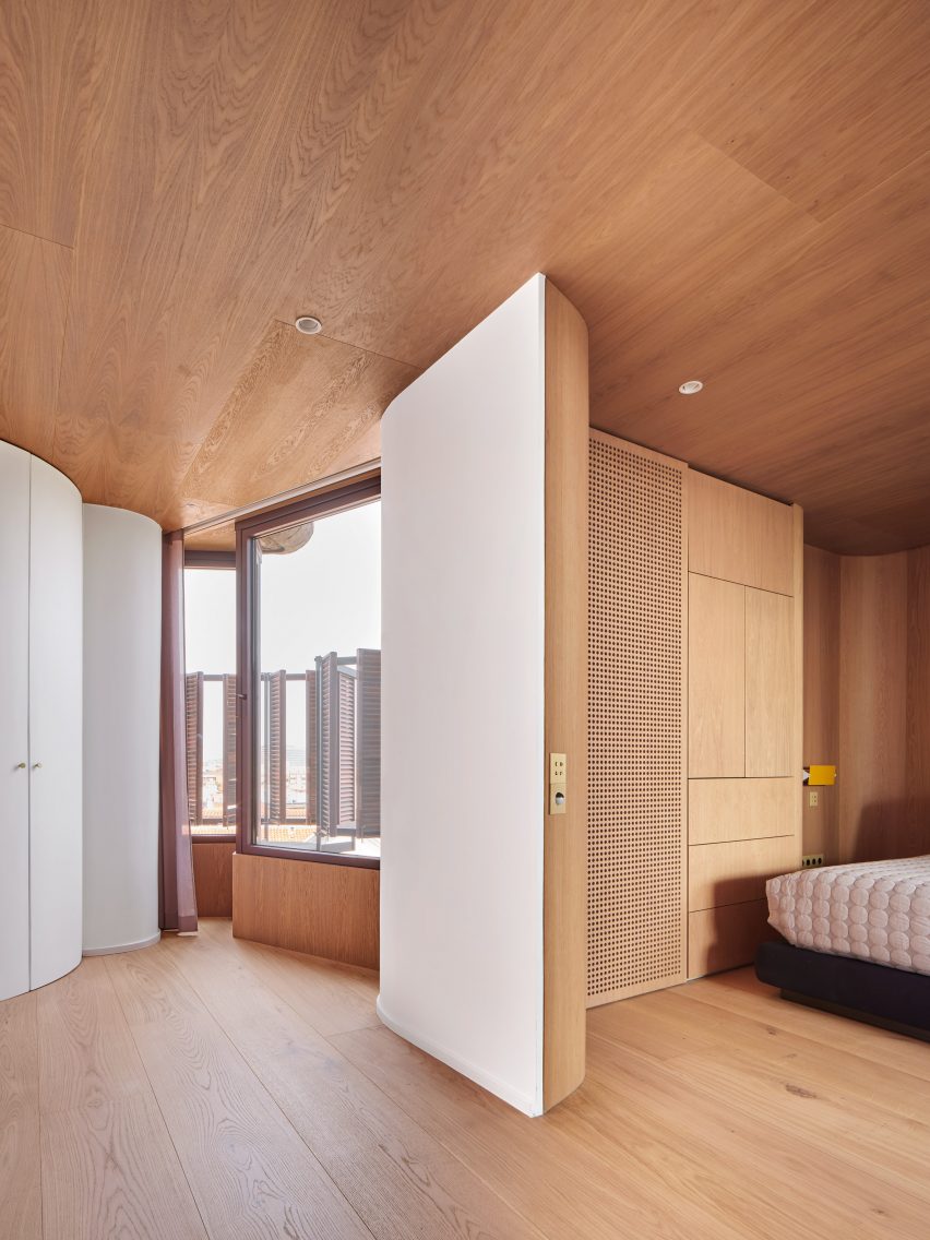 Unit 1040 apartment renovation by Studio Noju within Torres Blancas in Madrid